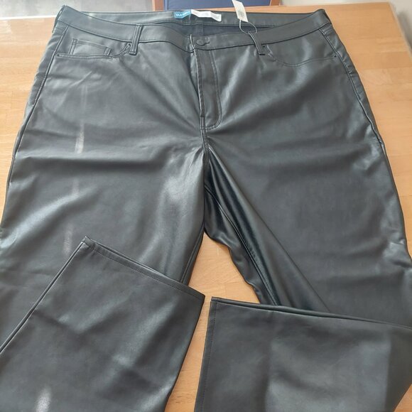 Old Navy Hise Rise OG Faux Leather Pants in Black Plus Size 24 - Picture 3 of 12